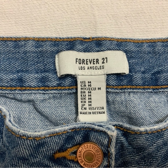 Summer is calling with this Forever 21 Skirt! - Picture 2 of 4